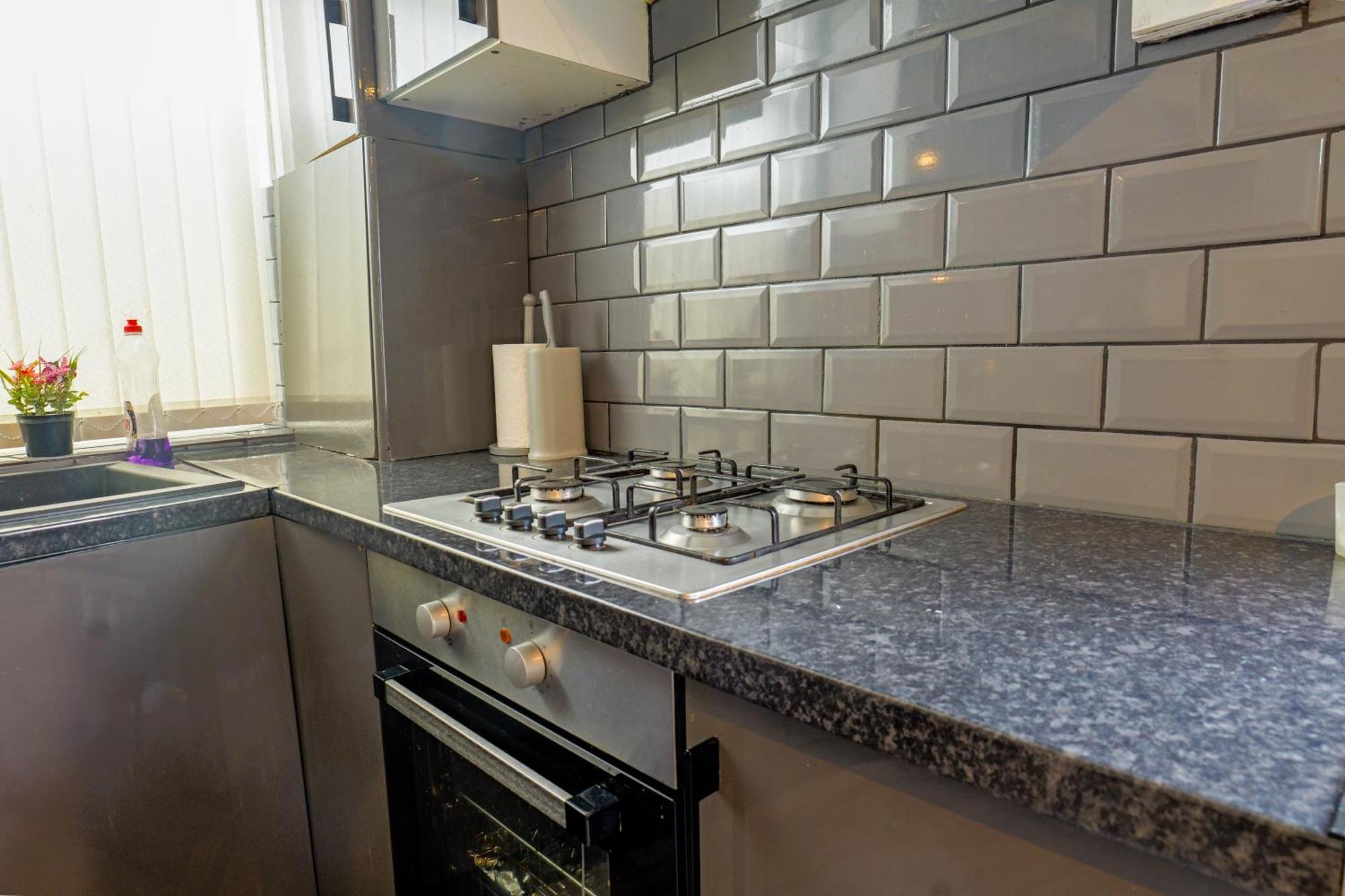 Rochdale 3 Bedroom House 2 Bath With Free Parking Sleeps 7 Extérieur photo