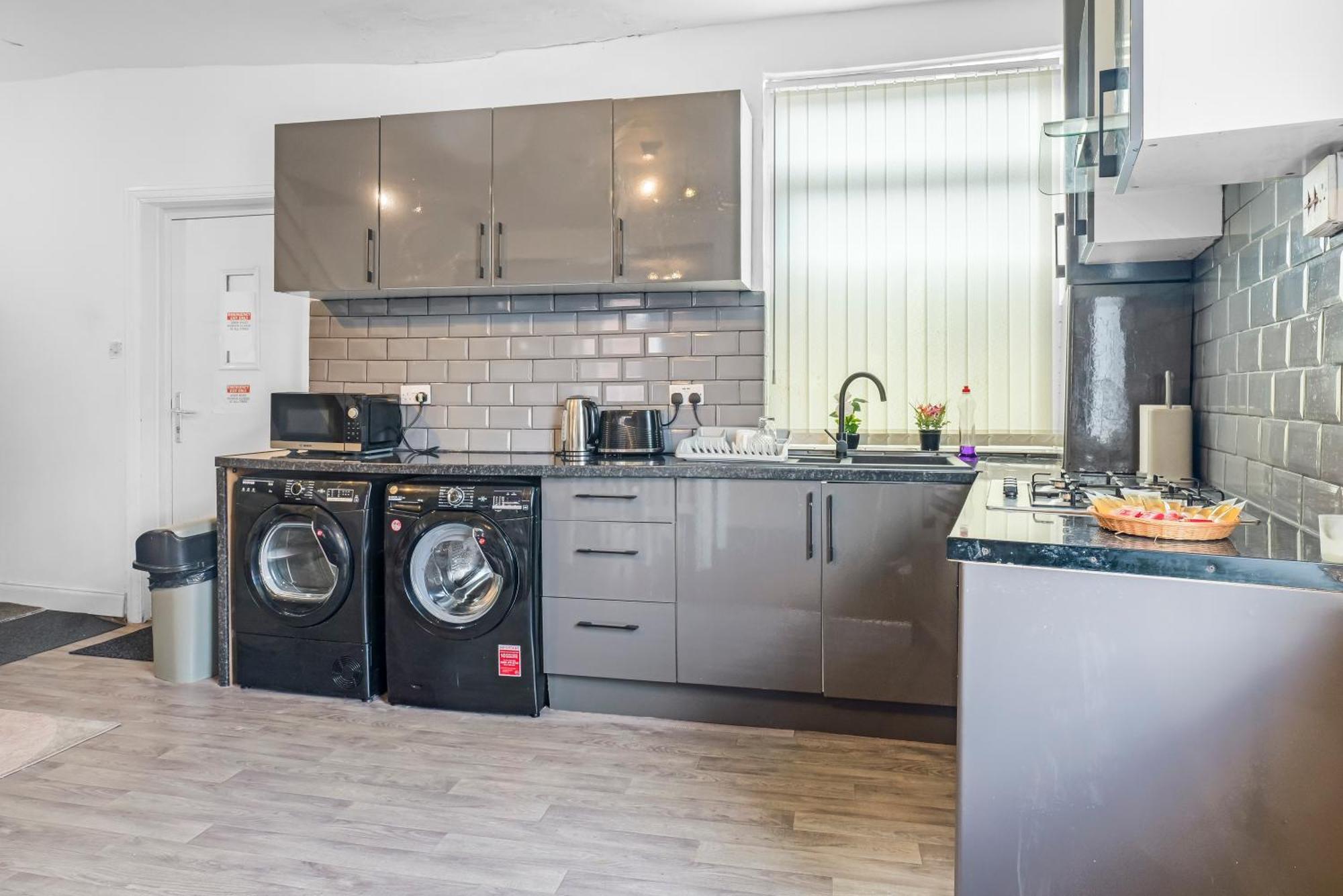 Rochdale 3 Bedroom House 2 Bath With Free Parking Sleeps 7 Extérieur photo