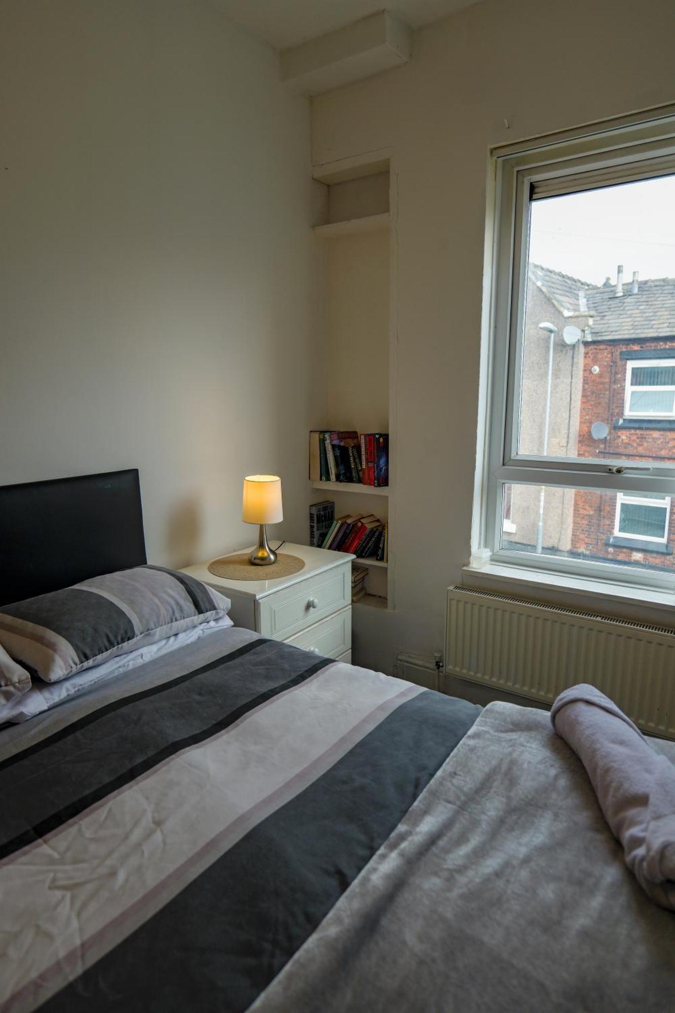 Rochdale 3 Bedroom House 2 Bath With Free Parking Sleeps 7 Extérieur photo