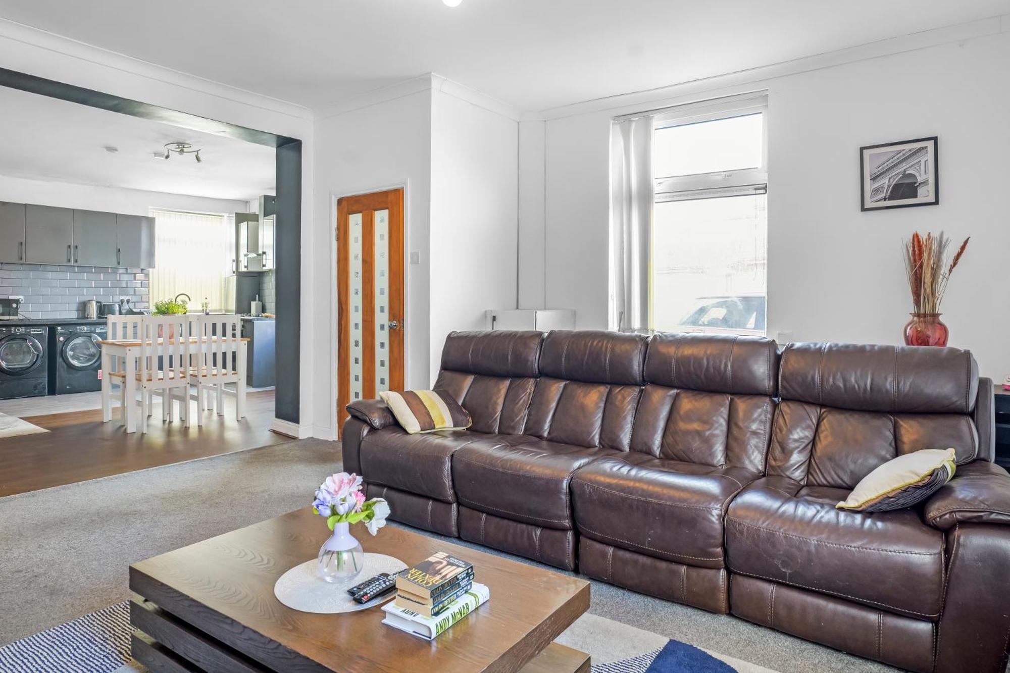 Rochdale 3 Bedroom House 2 Bath With Free Parking Sleeps 7 Extérieur photo