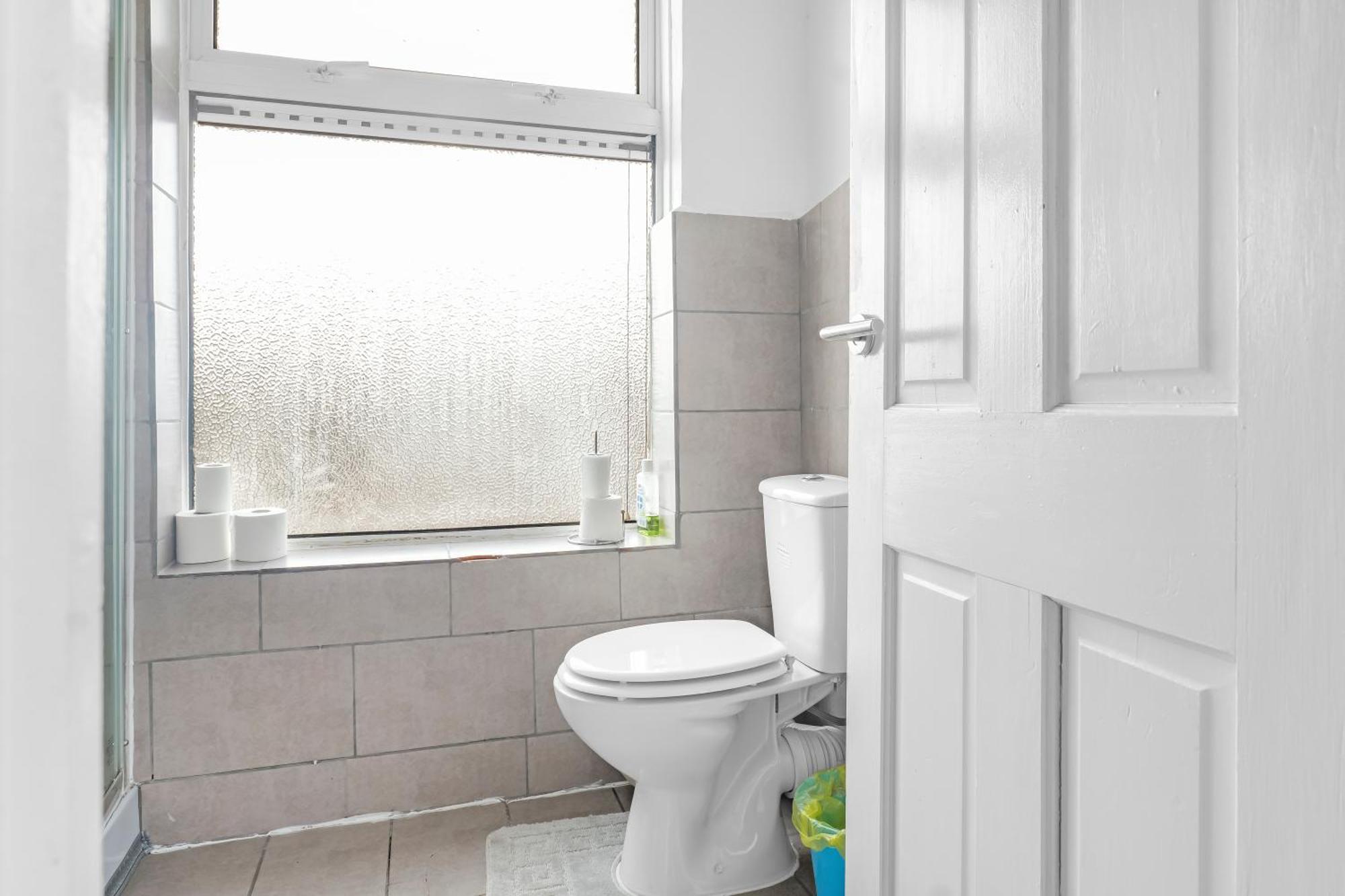 Rochdale 3 Bedroom House 2 Bath With Free Parking Sleeps 7 Extérieur photo