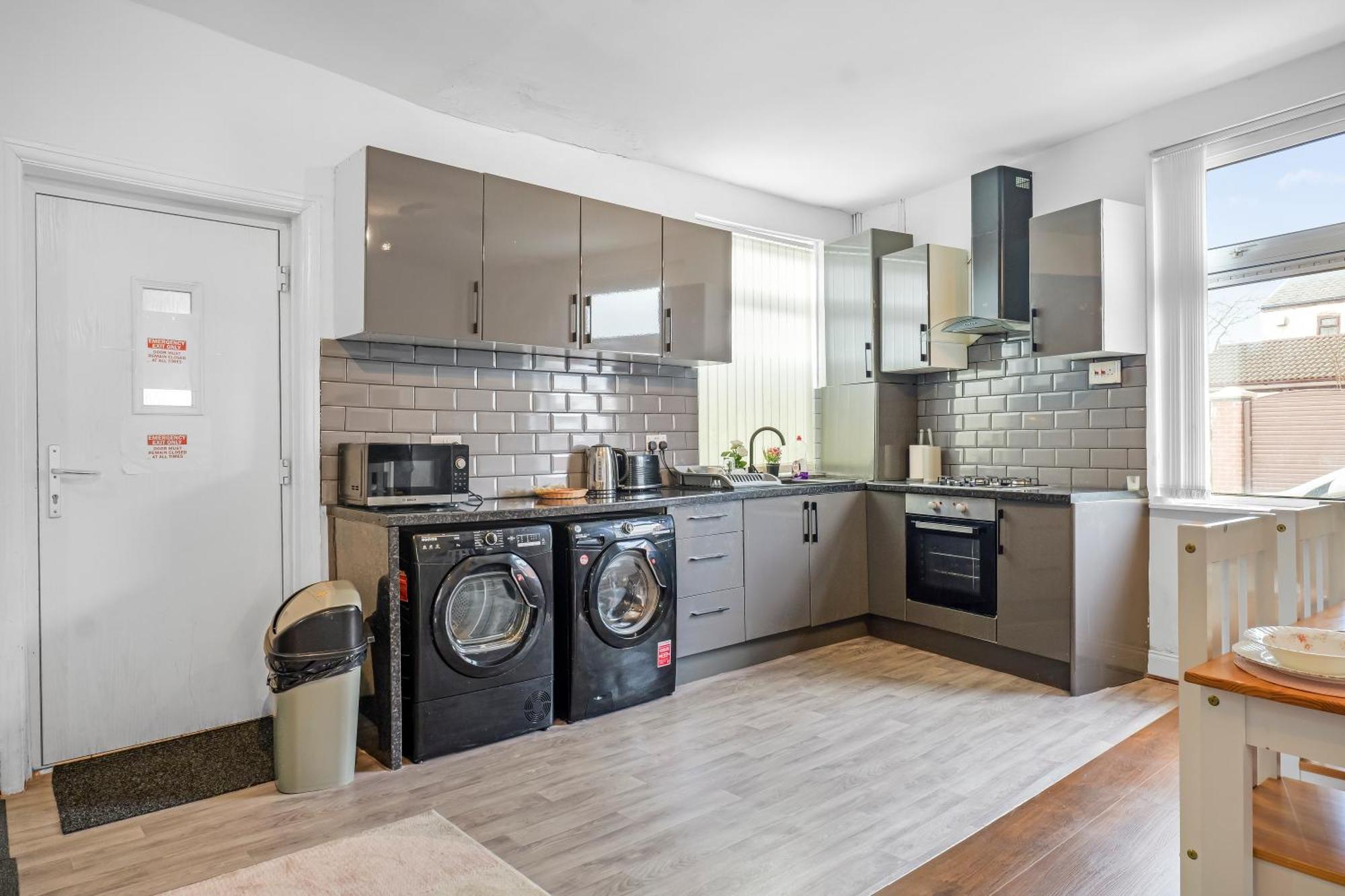 Rochdale 3 Bedroom House 2 Bath With Free Parking Sleeps 7 Extérieur photo