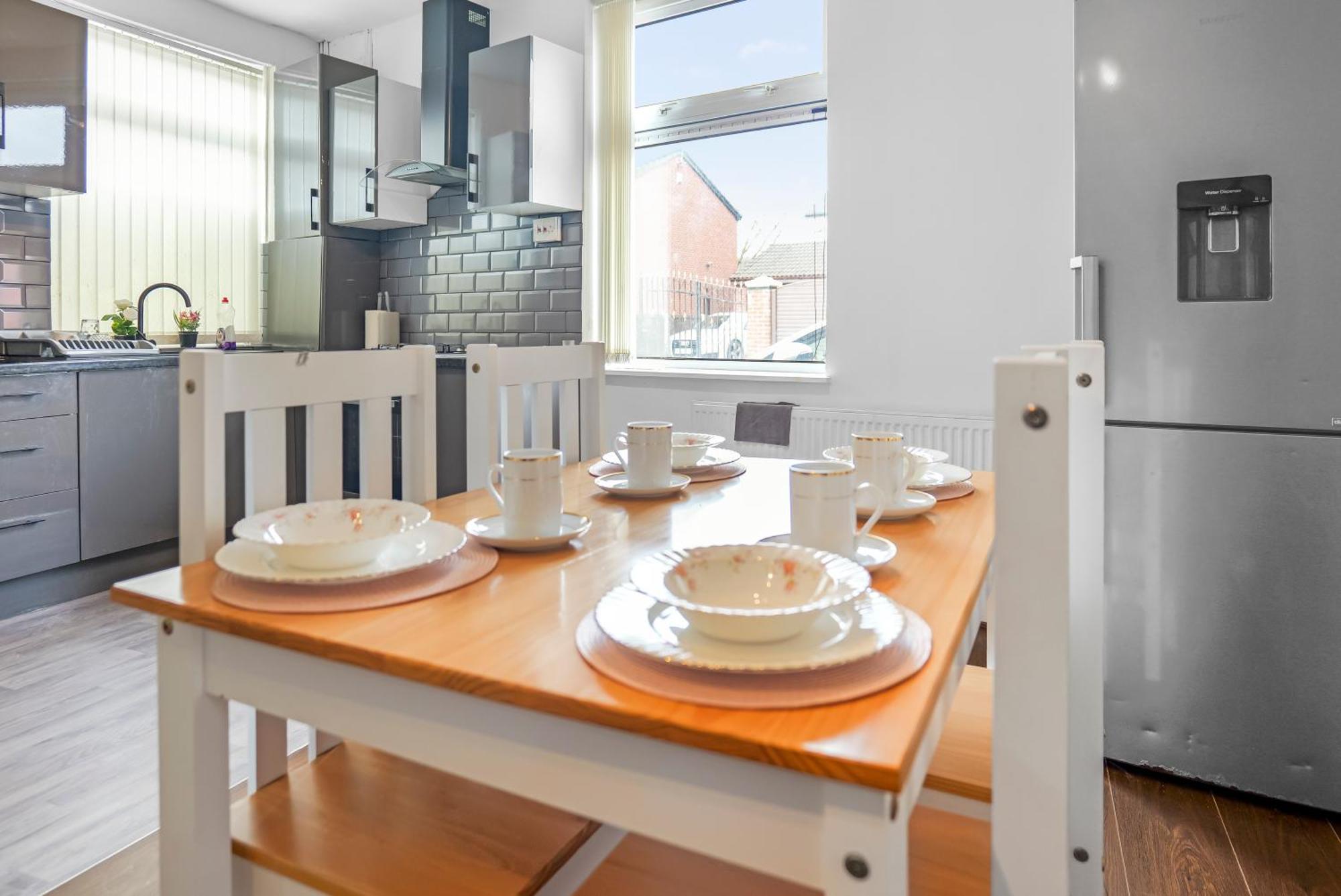 Rochdale 3 Bedroom House 2 Bath With Free Parking Sleeps 7 Extérieur photo