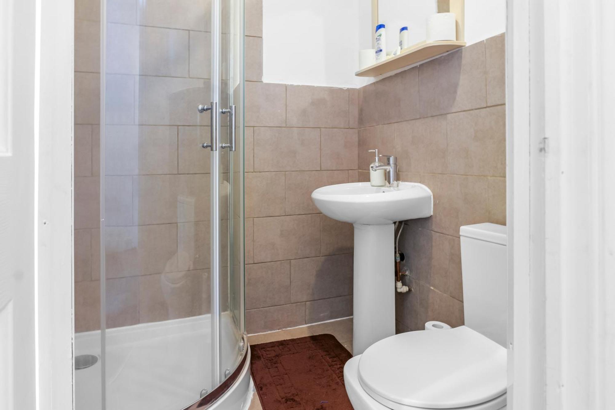 Rochdale 3 Bedroom House 2 Bath With Free Parking Sleeps 7 Extérieur photo