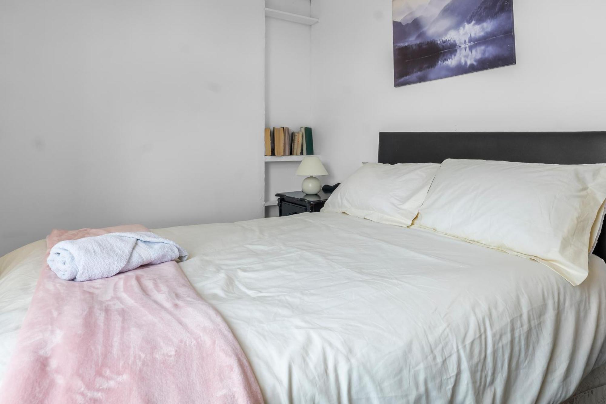 Rochdale 3 Bedroom House 2 Bath With Free Parking Sleeps 7 Extérieur photo